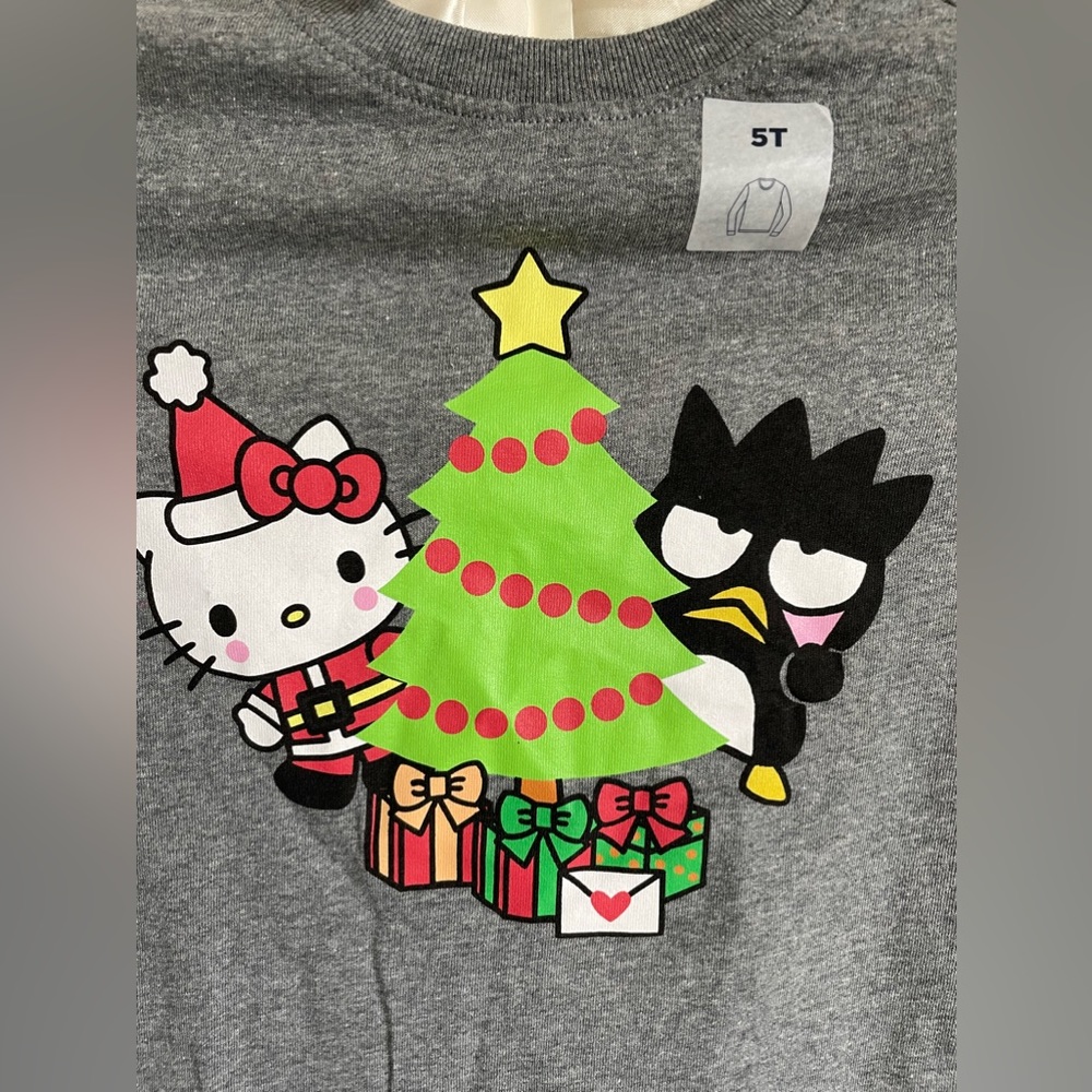 HELLOT KITTY CHRISTMAS GRAPHIC LONG SLEEVE TEE 2 available in size 5T and 3T